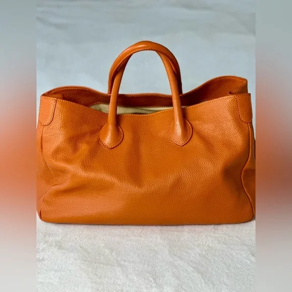 Mark and Graham Elisabetta Slouch Pebbled Leather Handbag - Picture 3 of 9